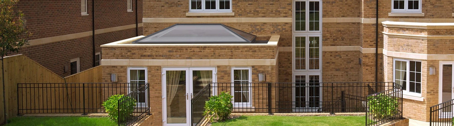 shows a 4 pane glazed roof light with minimal roof bars
